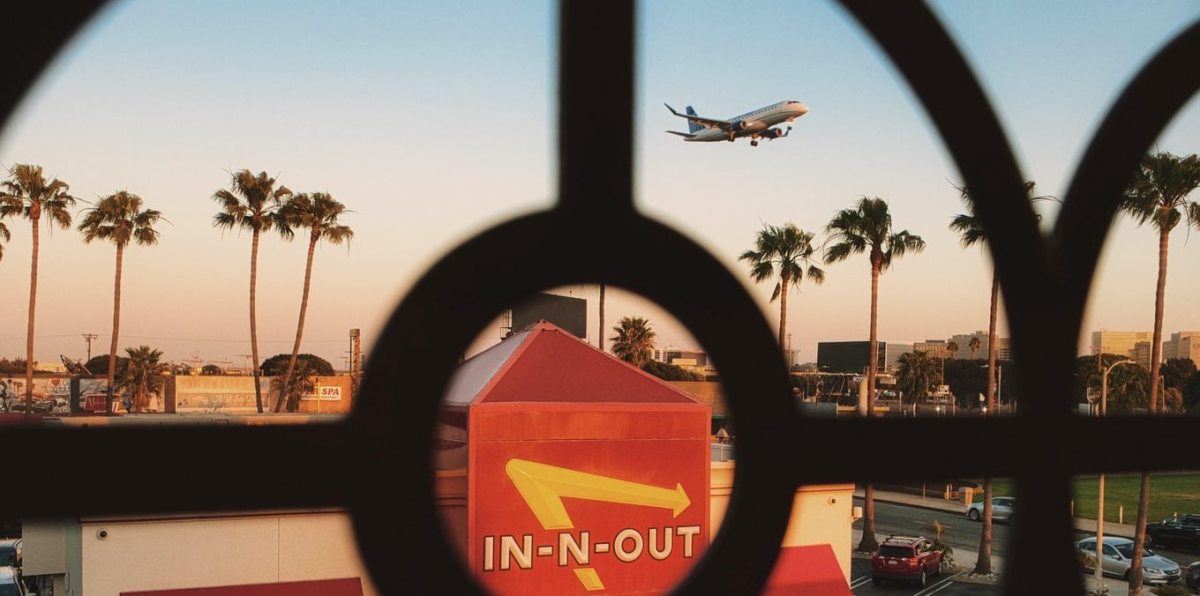 Plane spotting In-N-Out Los Angeles LAX airport California
